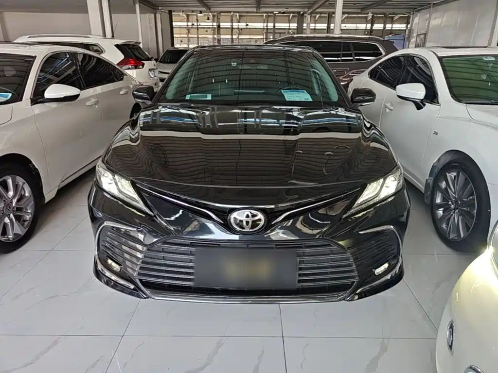 Toyota Camry 2023 — фото 3
