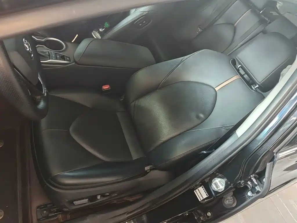 Toyota Camry 2023 — фото 15