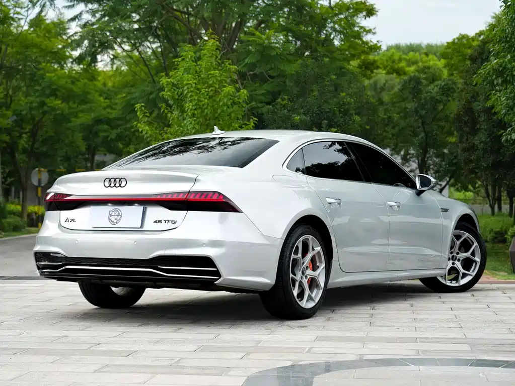 Audi A7L 2024 — фото 11