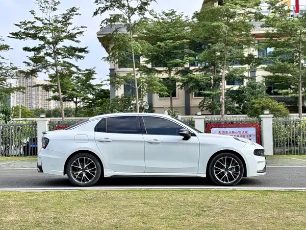 Lynk & Co 03 2019
