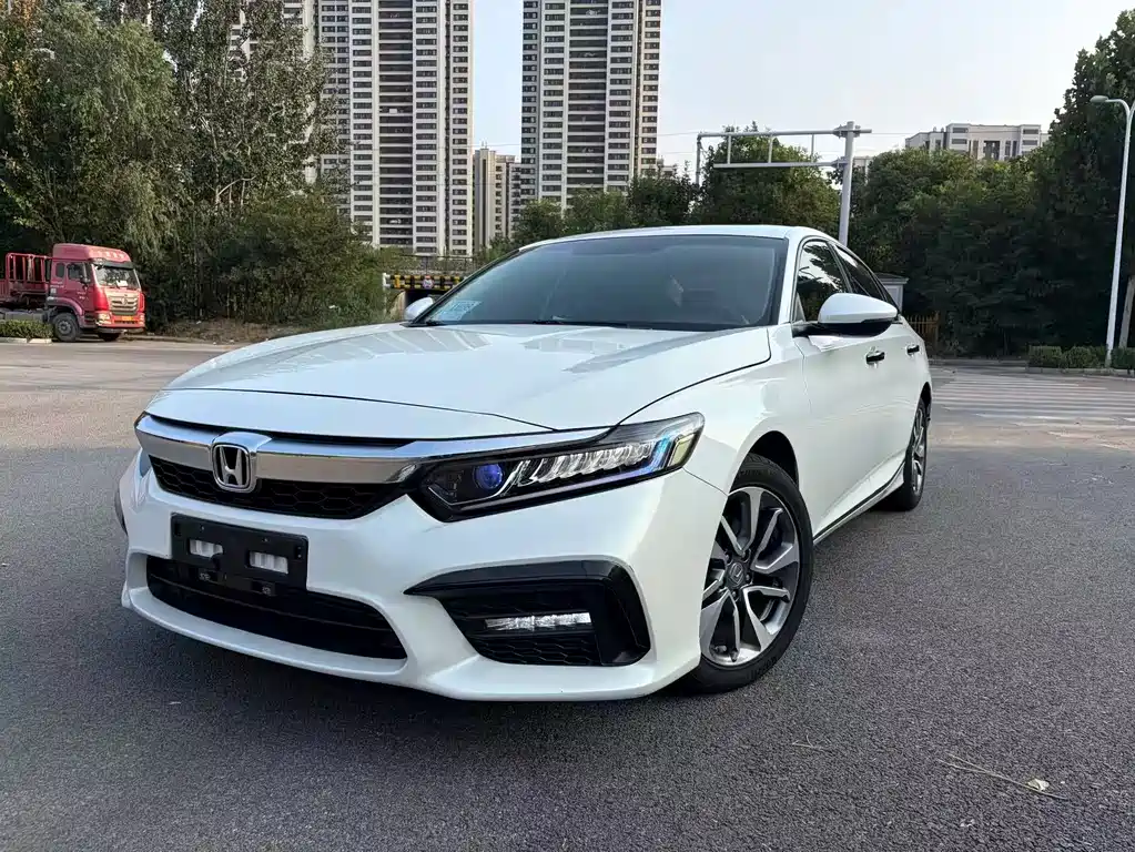 Honda Inspire 2021 — фото 1
