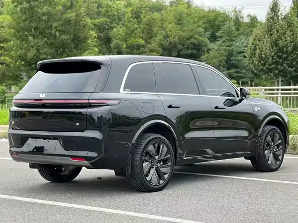 Li Auto L8 2025