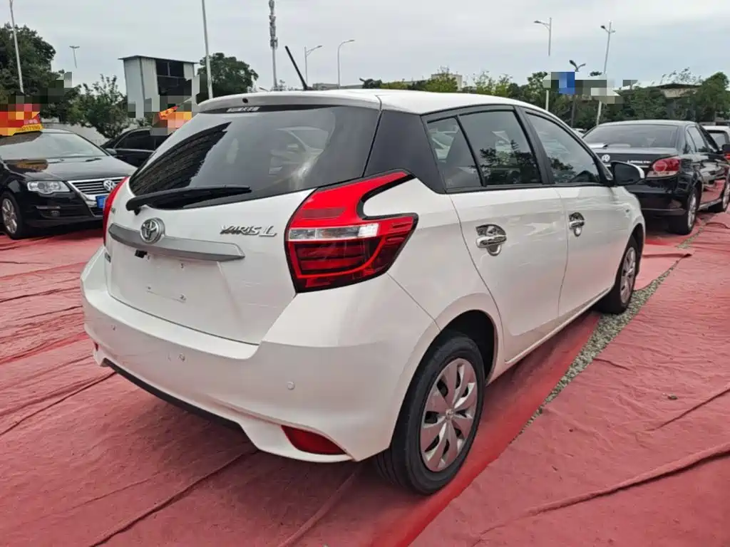 Toyota Yaris L 2018 — фото 7