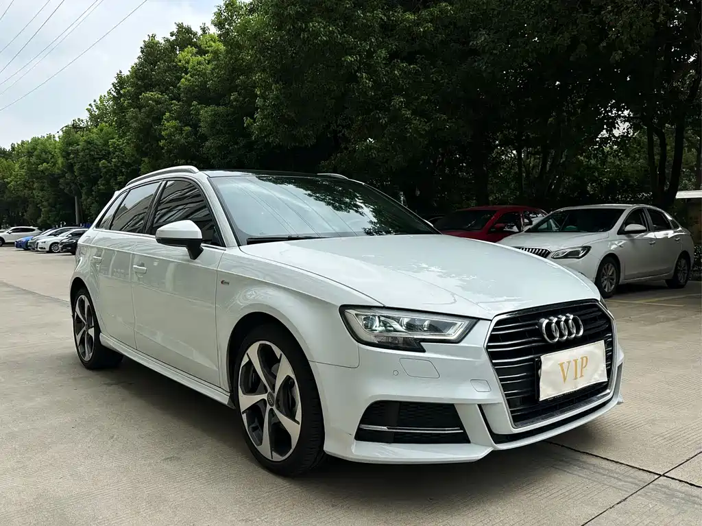 Audi A3 2018 — фото 3