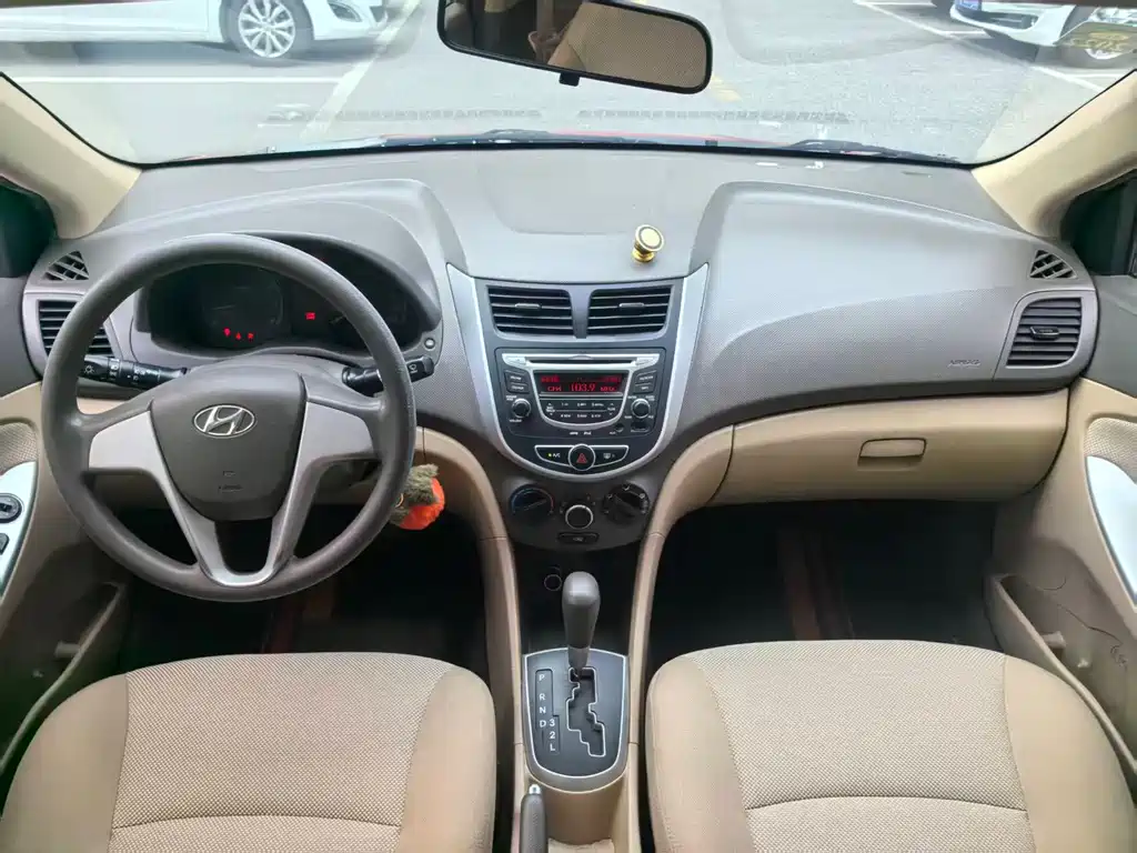 Hyundai Verna 2013 — фото 22