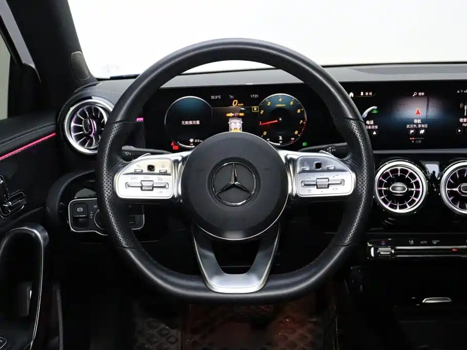 Mercedes-Benz A-Class 2022 — фото 3