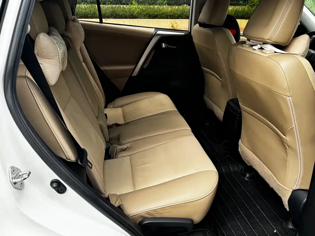 Toyota RAV4 2014 — фото 13