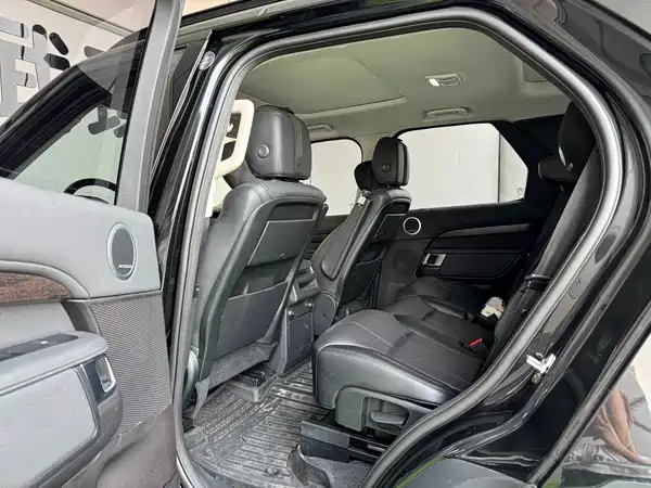 Land Rover Discovery 2018