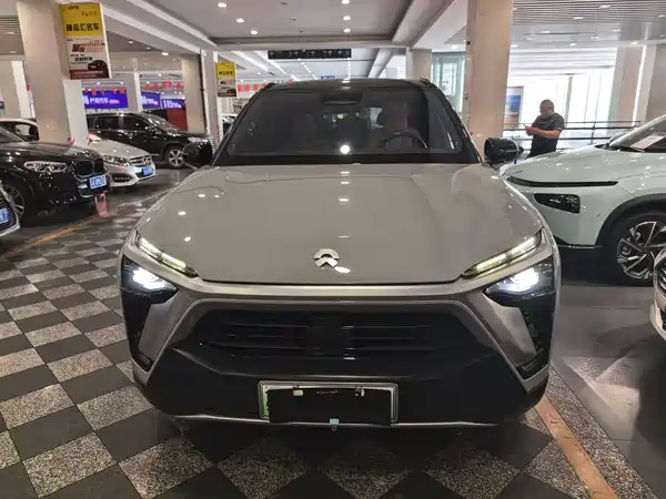 NIO ES8 2022