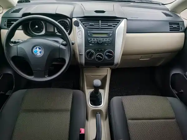 Venucia R50 2014