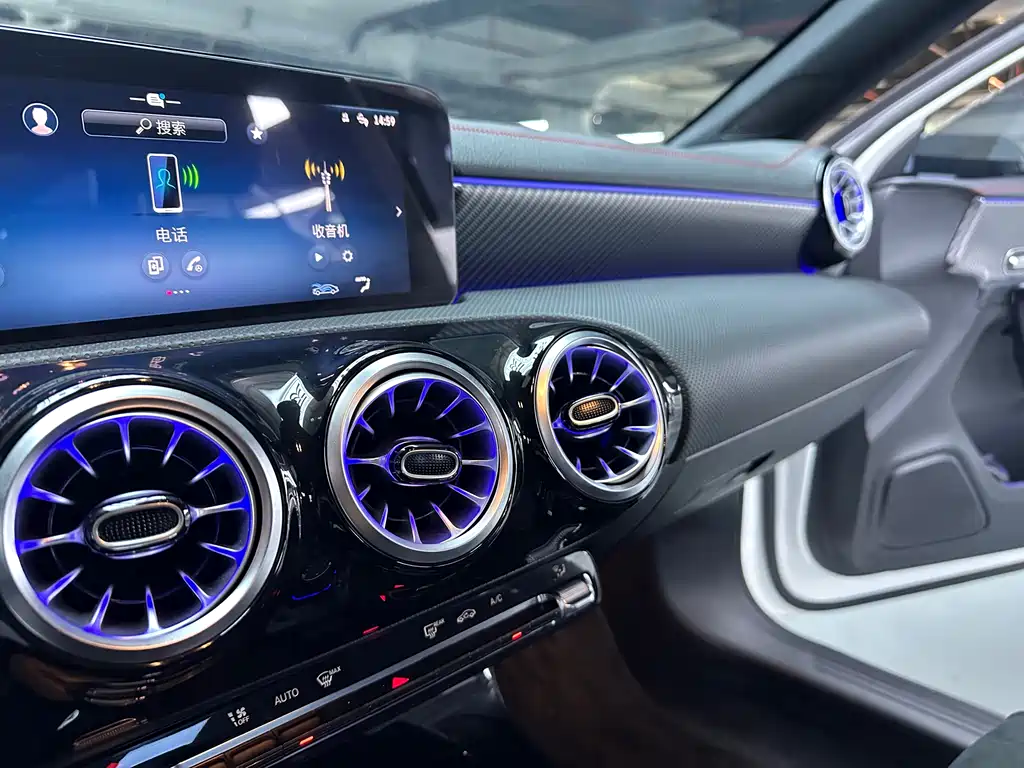 Mercedes-Benz A-Class 2023 — фото 10