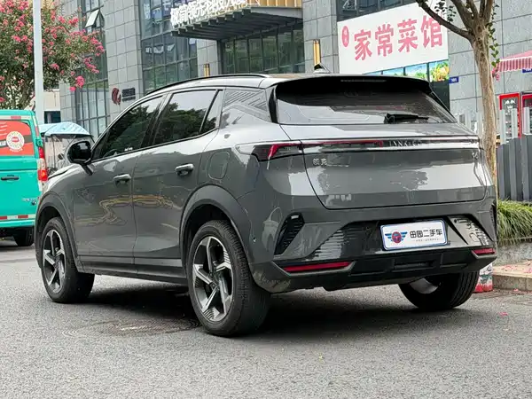 Lynk & Co 06 2025