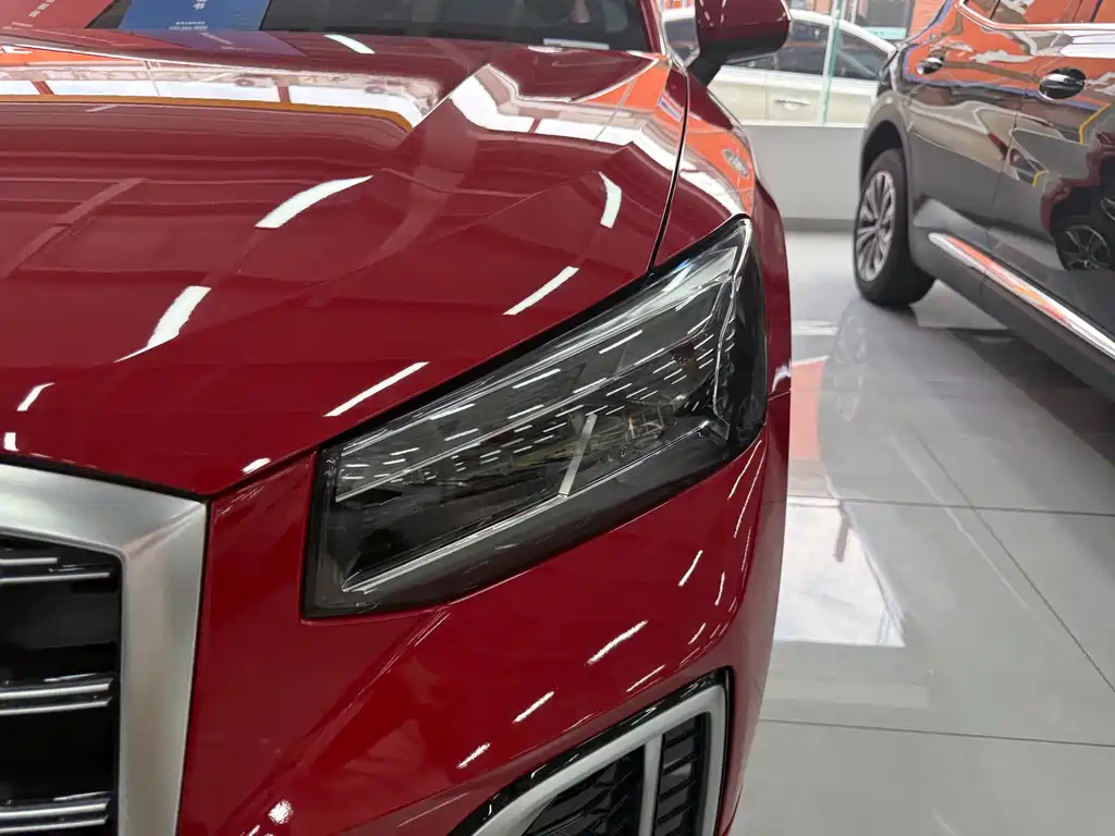 Audi Q2L 2022 — фото 3