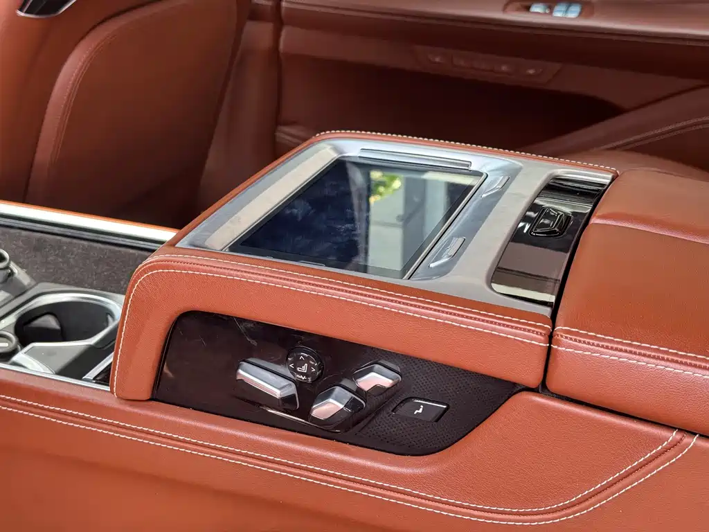 BMW 7 Series 2019 — фото 15