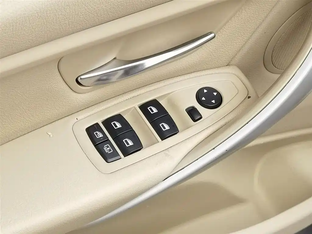 BMW 3 Series 2014 — фото 9