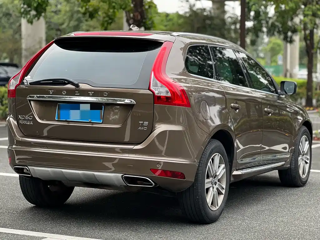 Volvo XC60 2016 — фото 10