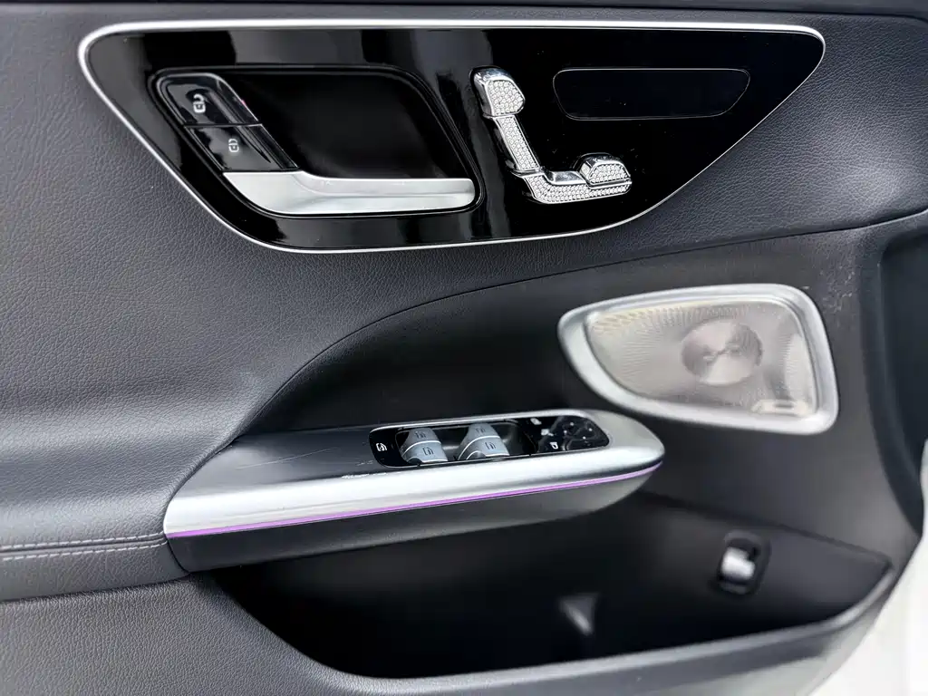 Mercedes-Benz C-Class 2023 — фото 8