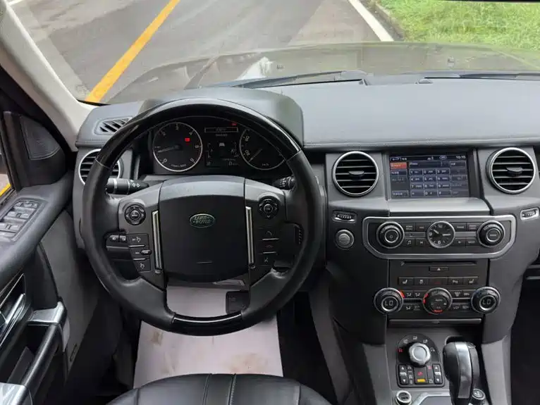 Land Rover Discovery 2013 — фото 10
