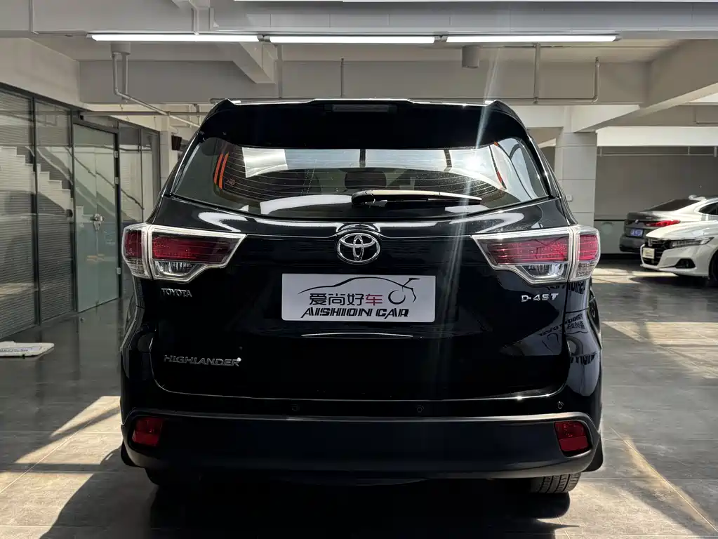Toyota Highlander 2017 — фото 6