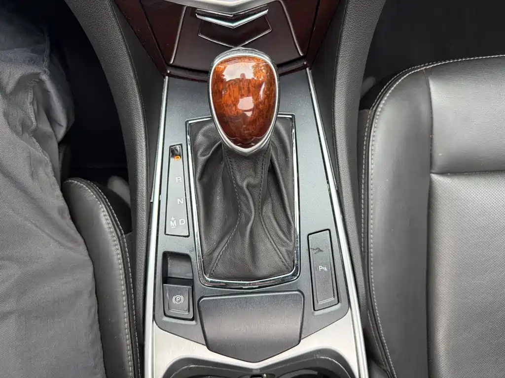 Cadillac SRX 2015 — фото 14