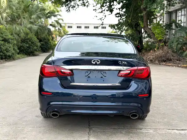 Infiniti Q70 2017