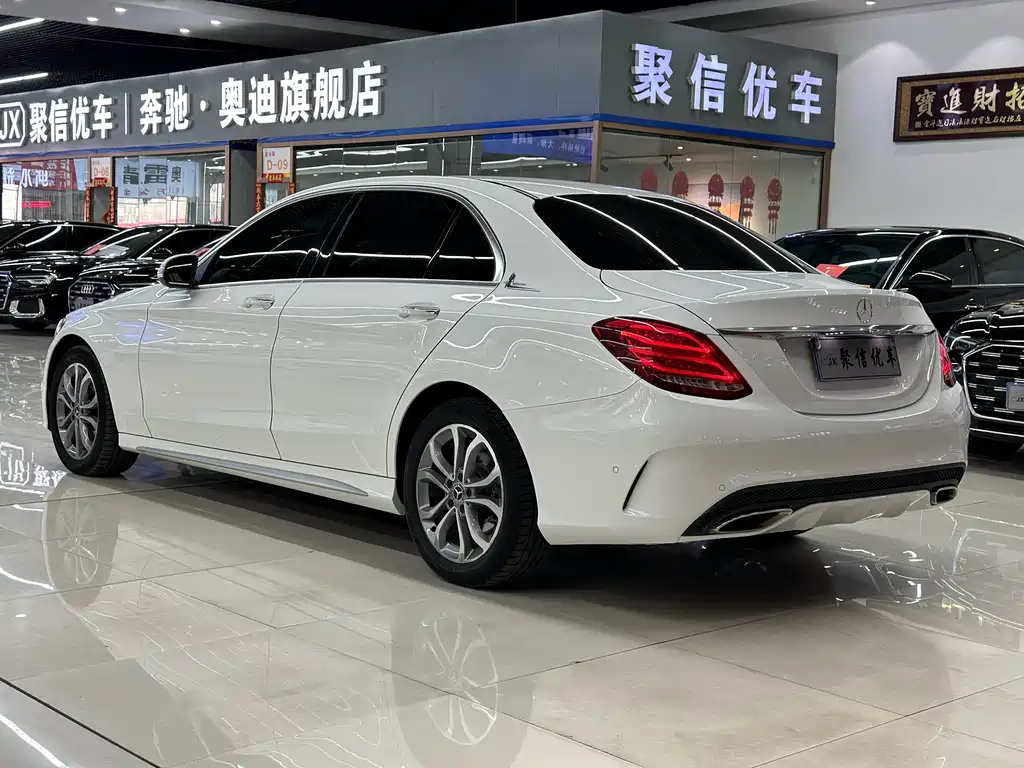 Mercedes-Benz C-Class 2018 — фото 18