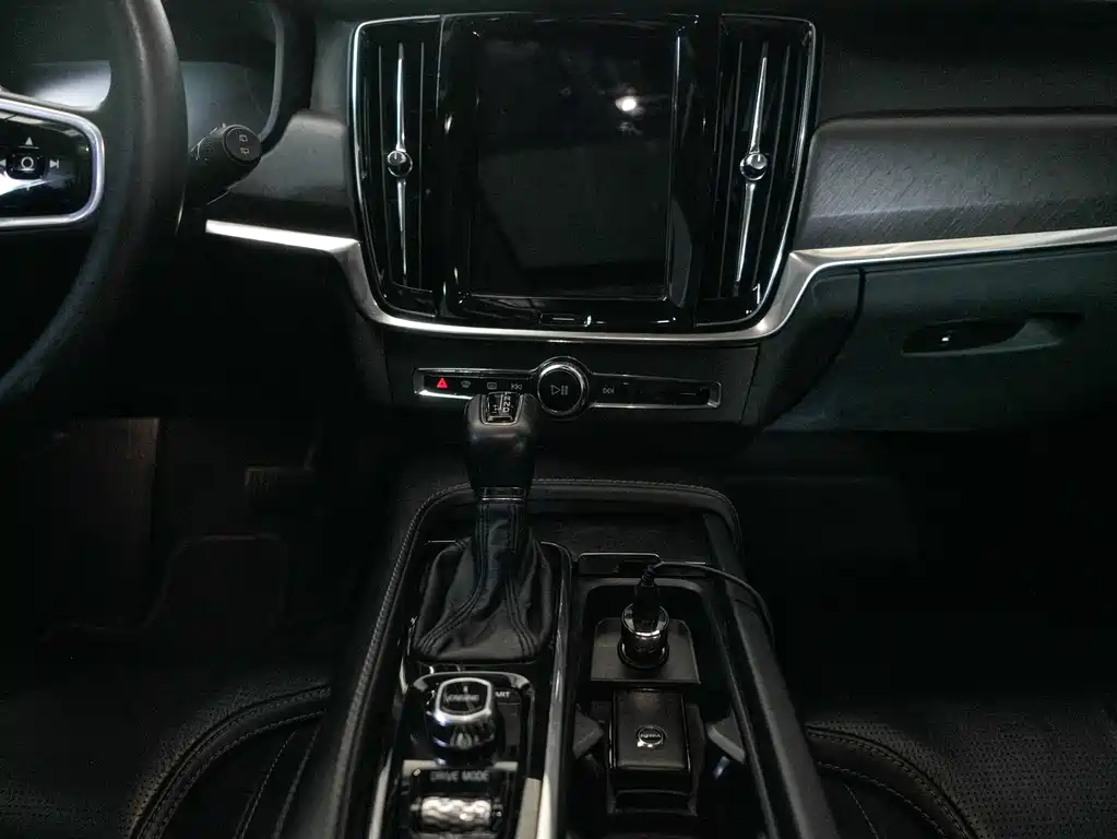 Volvo V90 2017 — фото 13