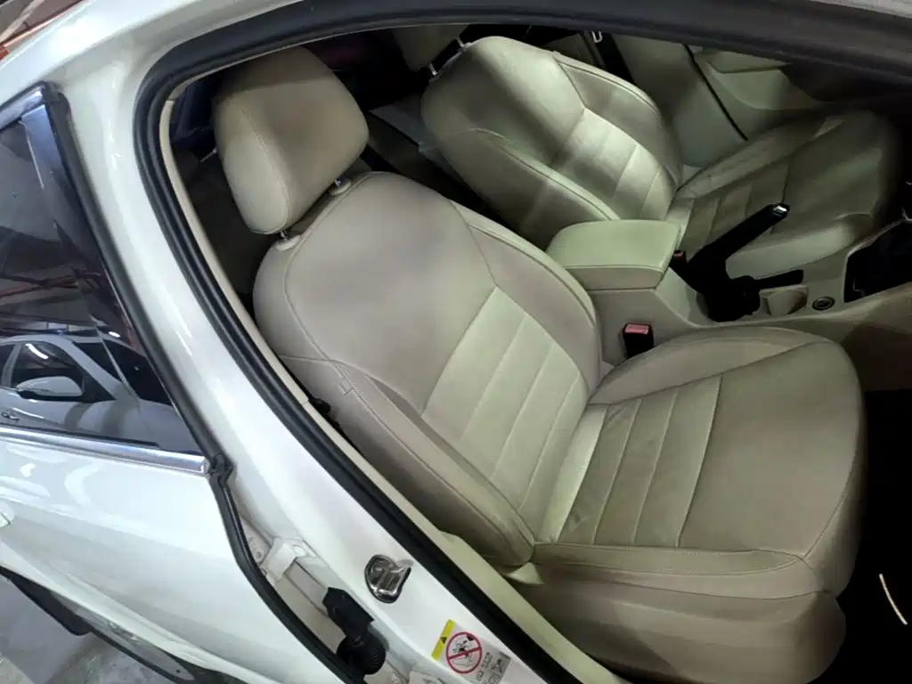 Skoda Octavia 2015 — фото 25