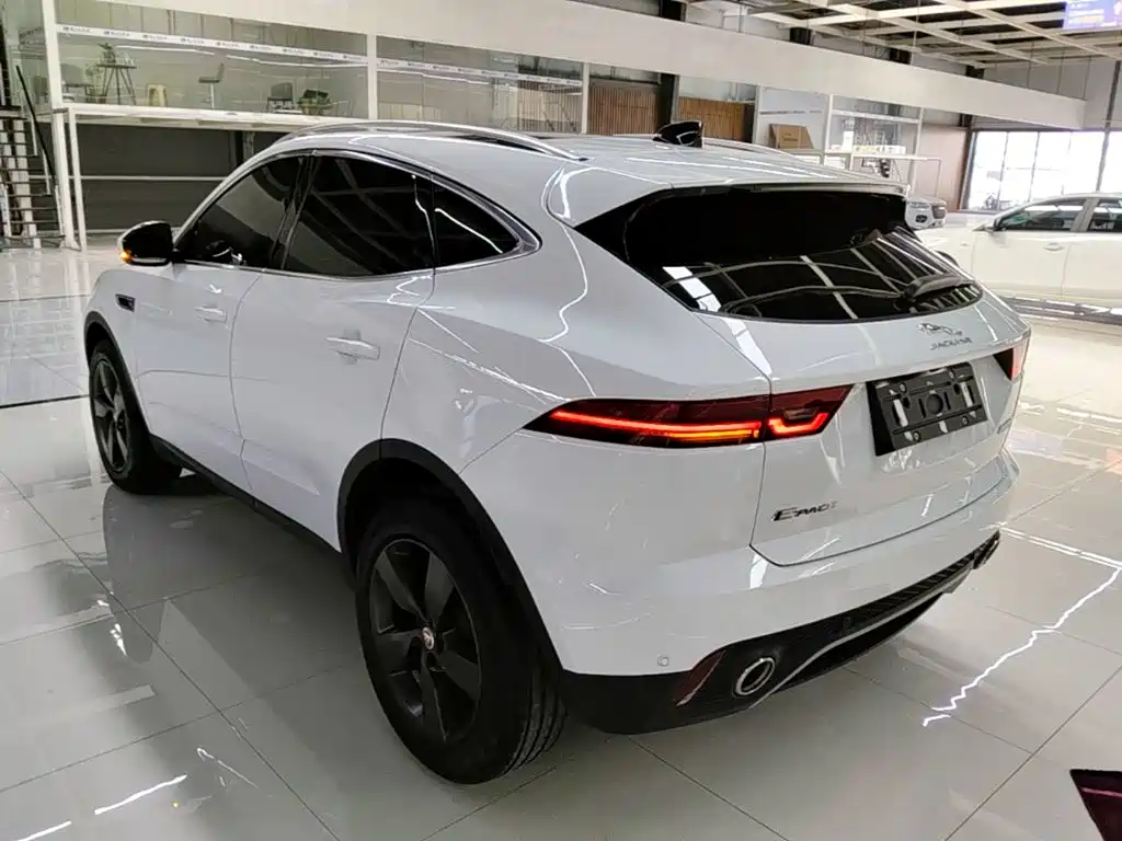 Jaguar E-PACE 2024 — фото 5