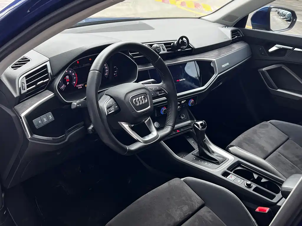 Audi Q3 2019 — фото 17
