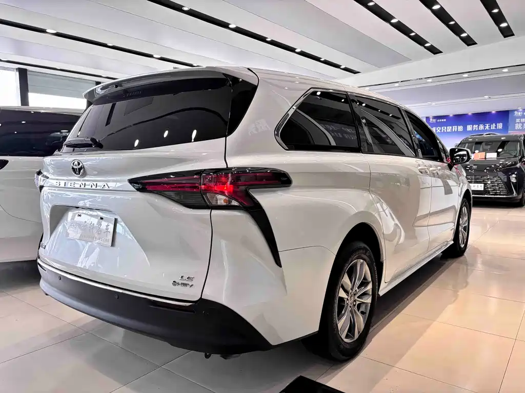Toyota Sienna 2024 — фото 38
