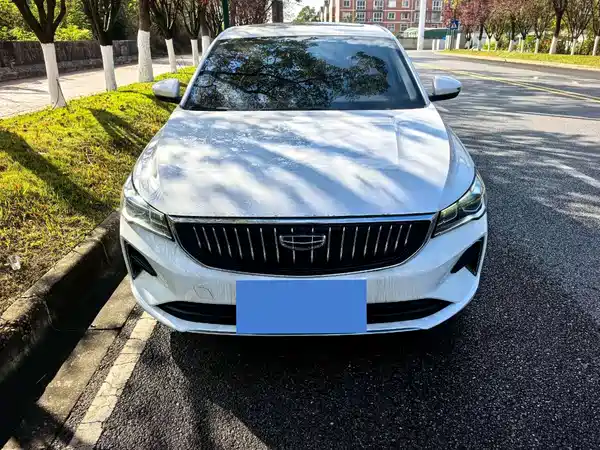 Geely Emgrand 2023