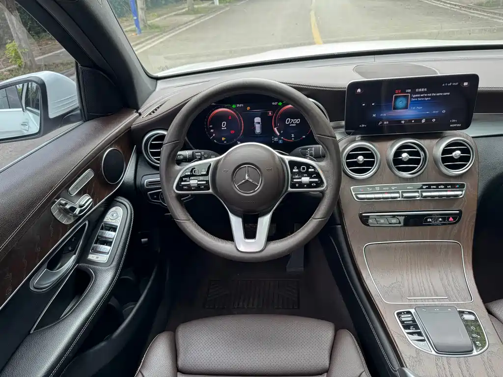 Mercedes-Benz GLC 2020 — фото 14