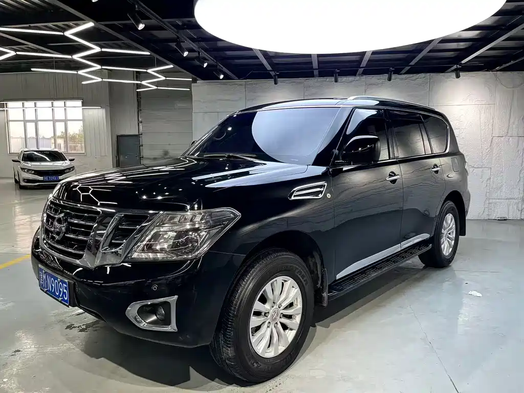Nissan Patrol 2017 — фото 1