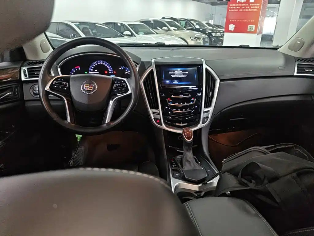 Cadillac SRX 2016 — фото 10