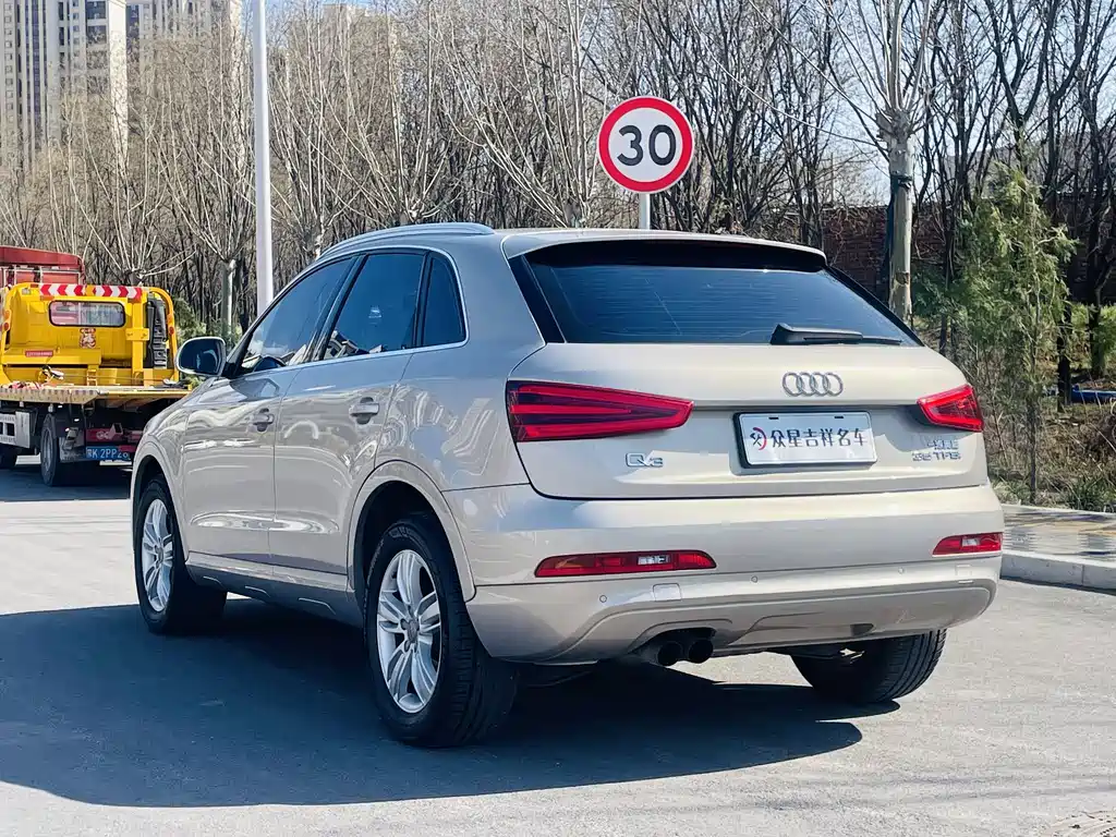 Audi Q3 2014 — фото 15
