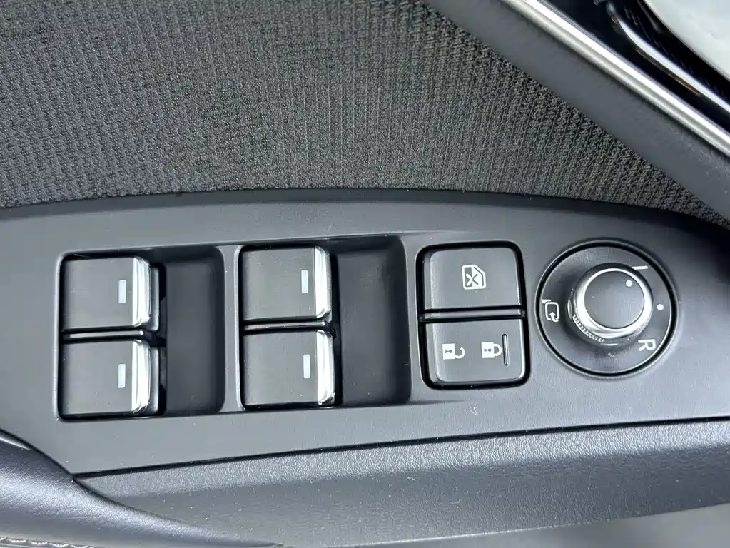 Mazda CX-4 2023 — фото 14