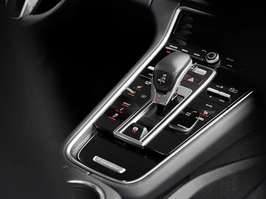 Porsche Panamera 2018 — фото 23