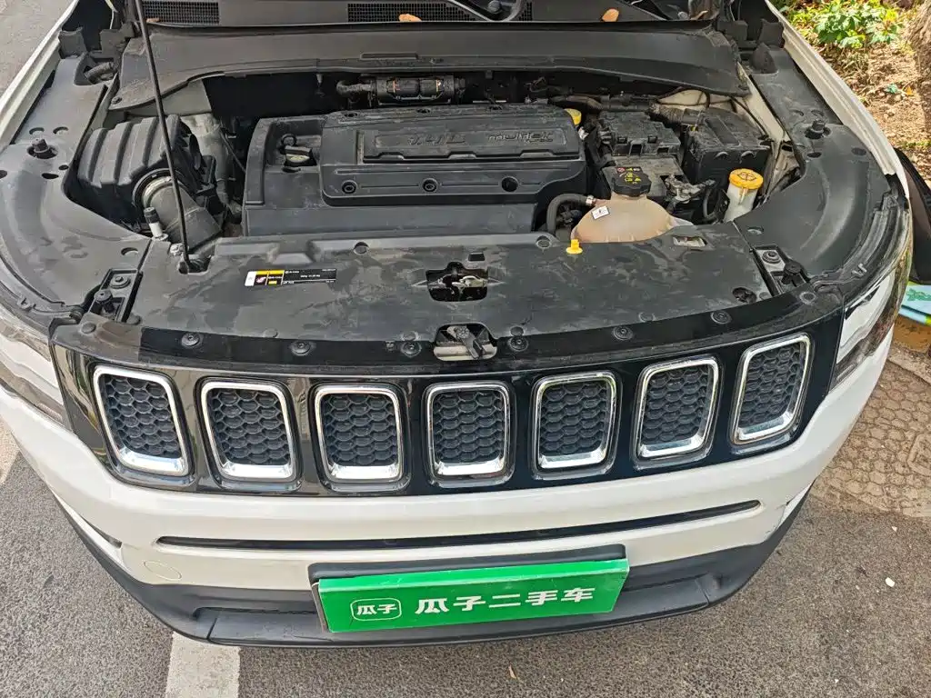 Jeep Compass 2017 — фото 11