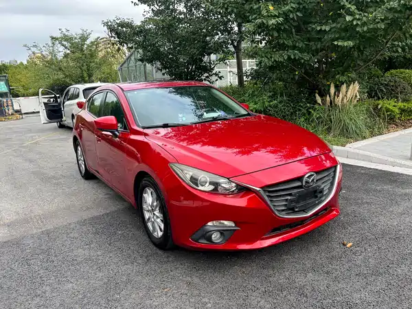 Mazda 3 Axela 2015