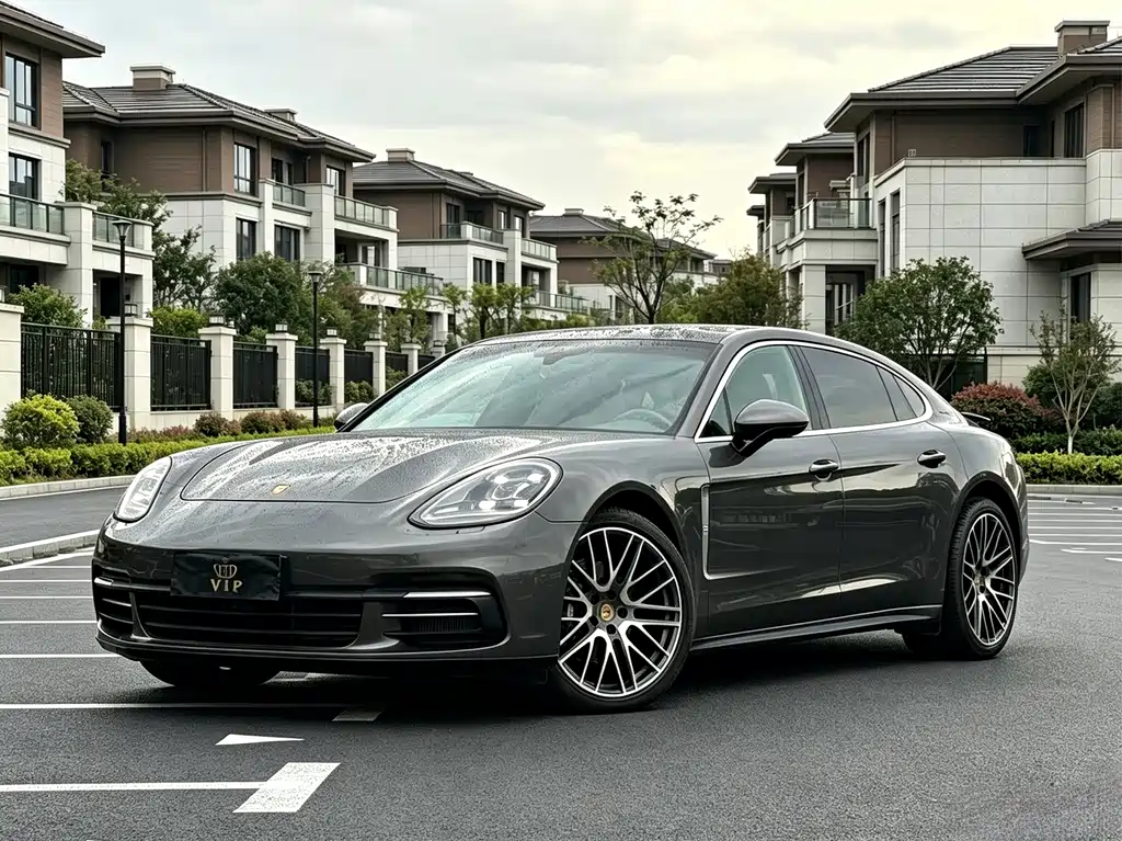 Porsche Panamera 2018 — фото 1