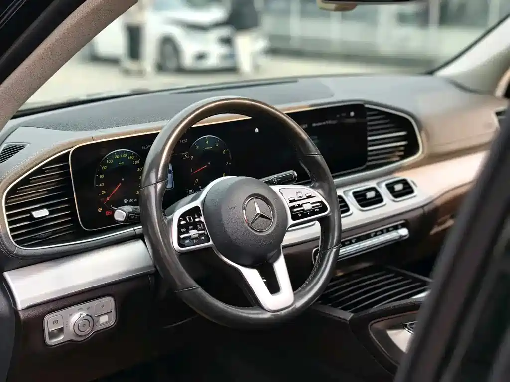 Mercedes-Benz GLE 2020 — фото 6