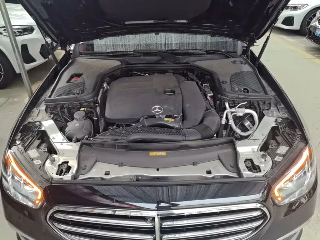 Mercedes-Benz E-Class 2023 — фото 20