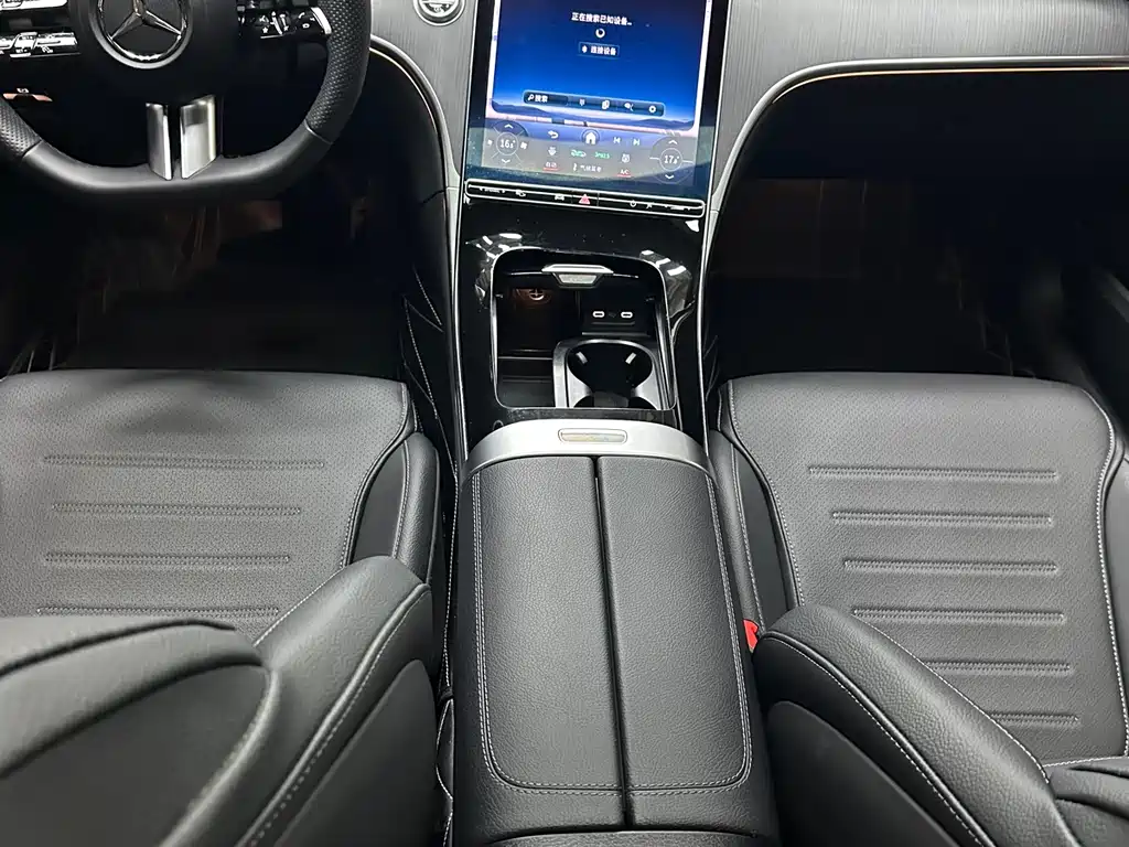 Mercedes-Benz C-Class 2023 — фото 17