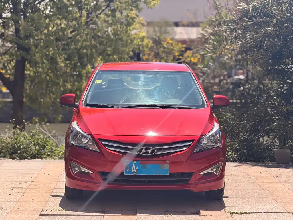 Hyundai Verna 2015 — фото 2