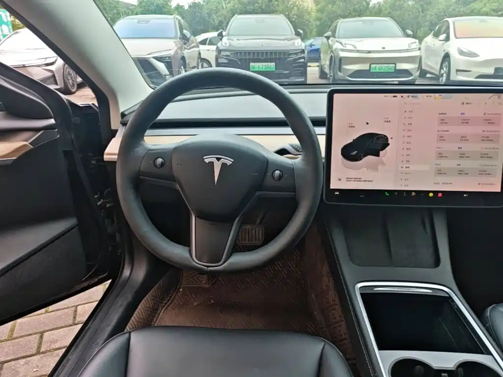 Tesla Model 3 2023 — фото 11