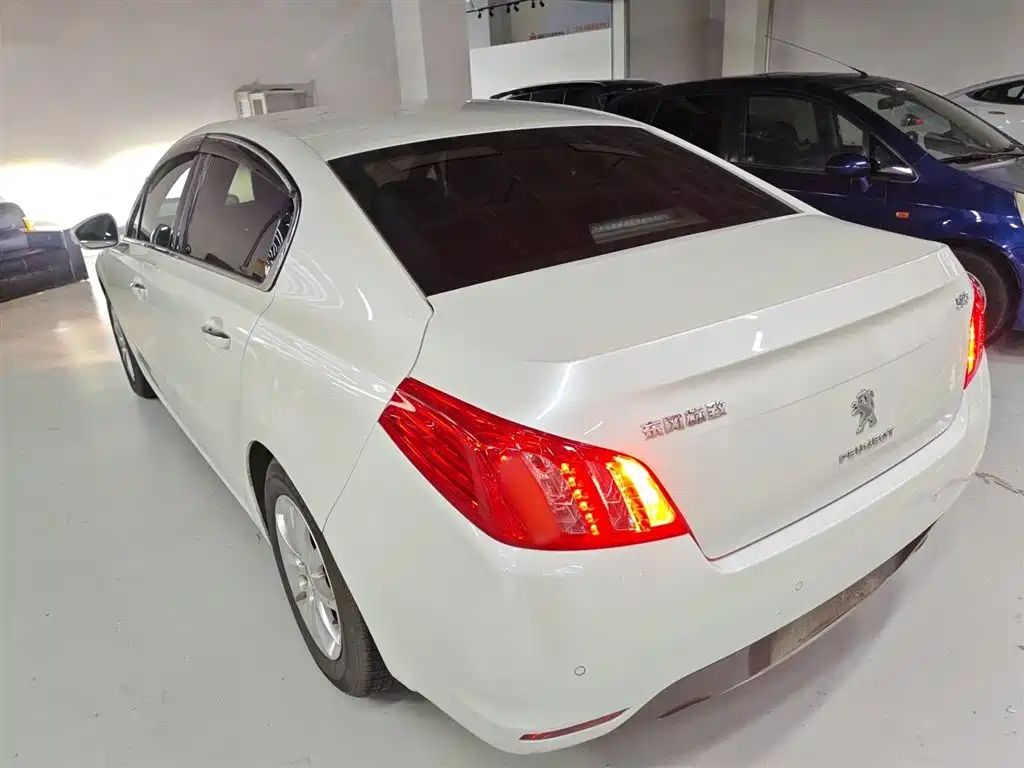 Peugeot 508 2014 — фото 23