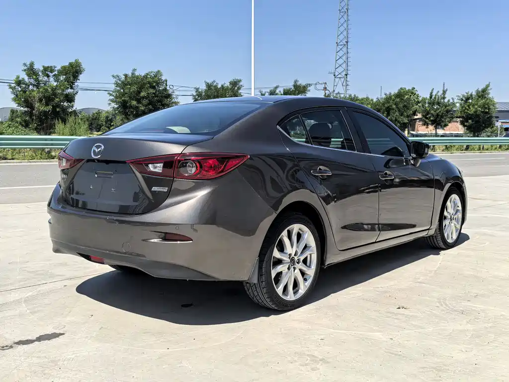 Mazda 3 Axela 2015 — фото 5