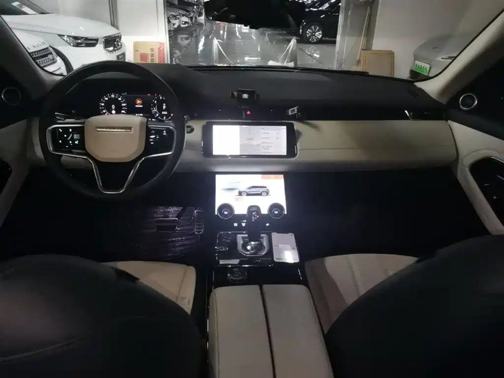 Land Rover Evoque 2021 — фото 10