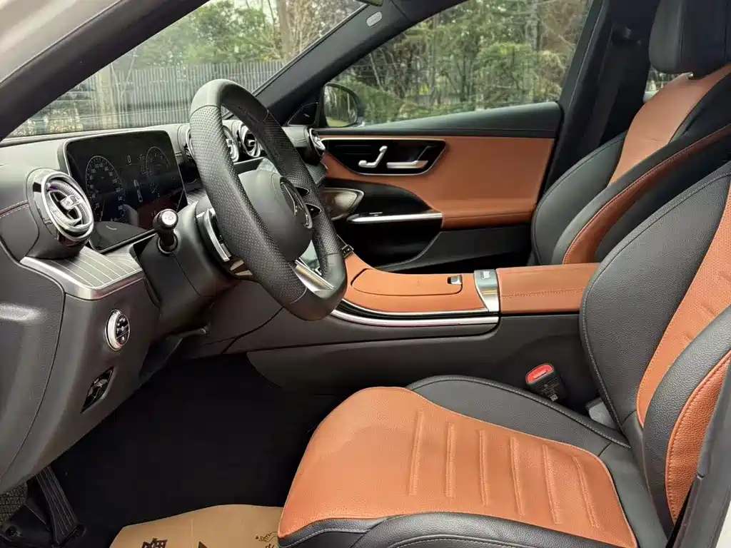 Mercedes-Benz C-Class 2023 — фото 6